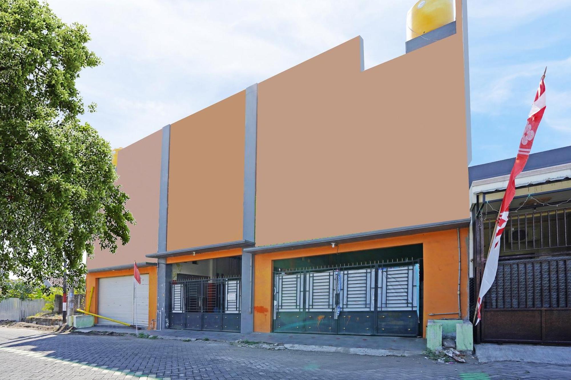Oyo 91583 D'Cost Green Syariah Surabaya Exterior photo